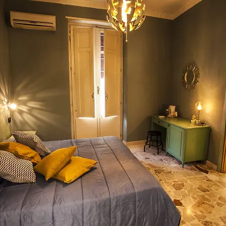 Hostel Degli Elefanti *