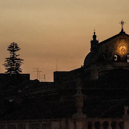 Hostel Degli Elefanti *