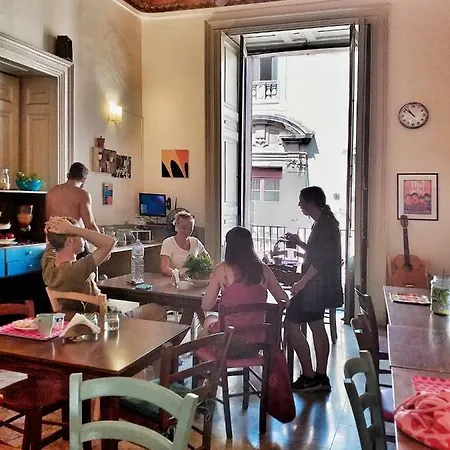 Hostel Degli Elefanti *