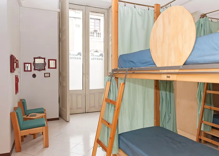 Hostel Degli Elefanti *